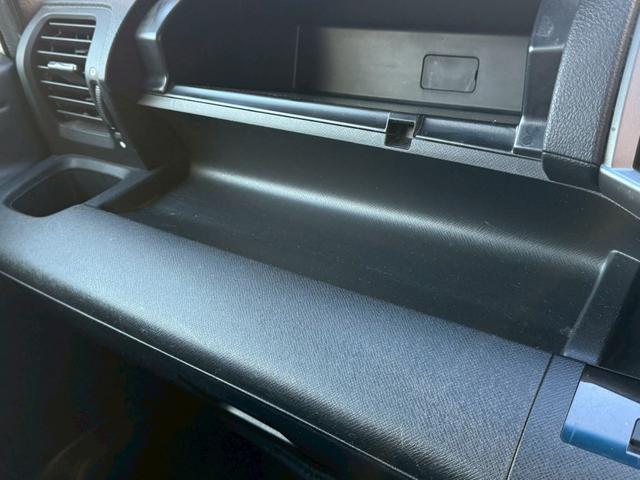 ステップワゴンスパーダ Ｚ　インターナビセレクション　禁煙車　後席モニター　両側電動スライドドア　純正ＨＤＤナビ　ＨＩＤヘッドライト　純正１７インチアルミホイール　ビルトインＥＴＣ　クルーズコントロール　スマートキー　ステアリングスイッチ（49枚目）