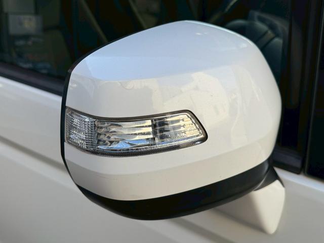 ステップワゴンスパーダ Ｚ　インターナビセレクション　禁煙車　後席モニター　両側電動スライドドア　純正ＨＤＤナビ　ＨＩＤヘッドライト　純正１７インチアルミホイール　ビルトインＥＴＣ　クルーズコントロール　スマートキー　ステアリングスイッチ（56枚目）