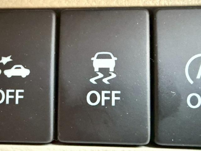 アルトラパン X 禁煙車 全方位モニター付メーカーナビ ビルトインETC ドライブレコーダー フルセグ Bluetooth HIDヘッドライト ツートンカラー 衝突軽減 純正アルミホイール スマートキー シートヒーター(38枚目)