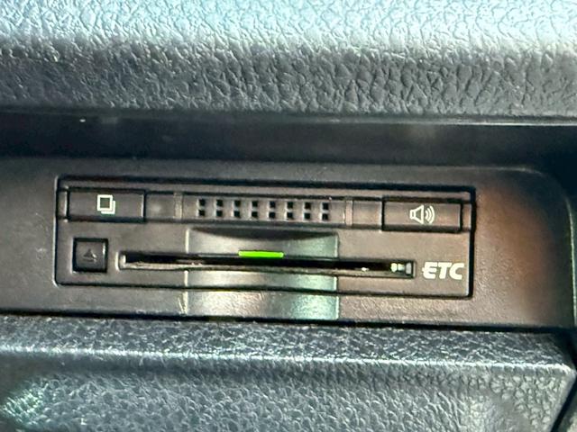 エスクァイア Xi 禁煙車 後席モニター 両側電動スライドドア 純正SDナビ LEDヘッドライト フルセグTV Bluetooth バックモニター スマートキー プッシュスタート ETC ドライブレコーダー フォグ(10枚目)