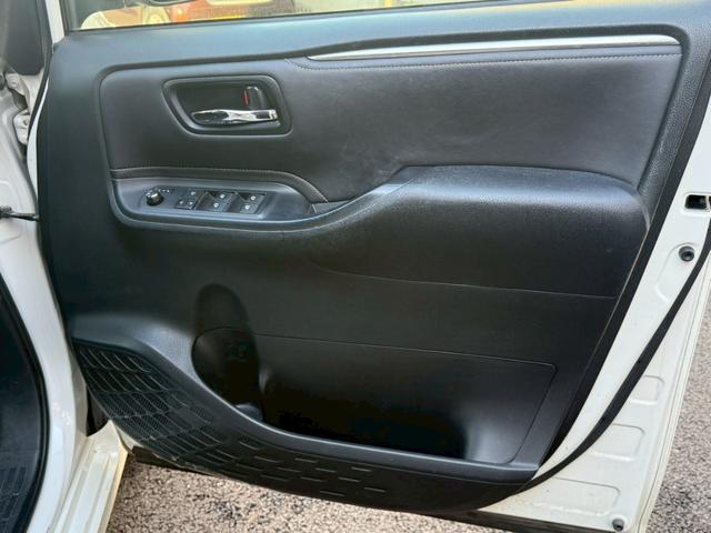 エスクァイア Xi 禁煙車 後席モニター 両側電動スライドドア 純正SDナビ LEDヘッドライト フルセグTV Bluetooth バックモニター スマートキー プッシュスタート ETC ドライブレコーダー フォグ(52枚目)