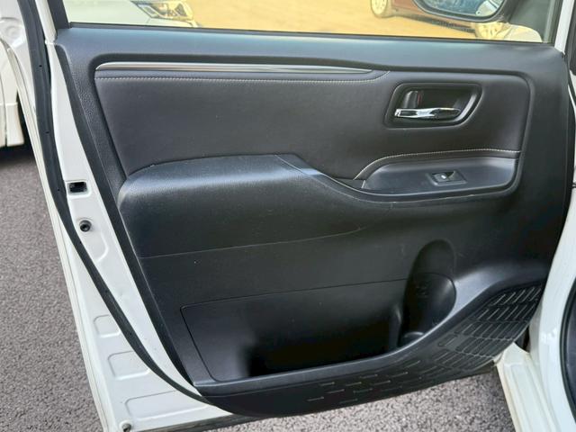 エスクァイア Xi 禁煙車 後席モニター 両側電動スライドドア 純正SDナビ LEDヘッドライト フルセグTV Bluetooth バックモニター スマートキー プッシュスタート ETC ドライブレコーダー フォグ(53枚目)