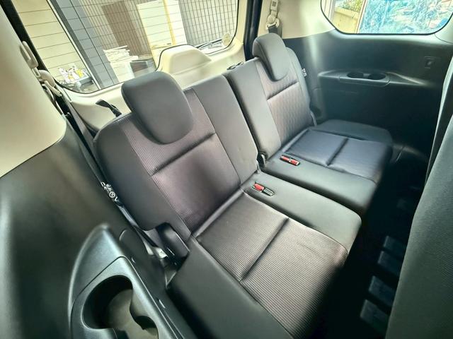 セレナ ハイウェイスター　禁煙車　両側電動スライドドア　純正ＳＤナビ　アラウンドビューモニター　プロパイロット　フルセグ　Ｂｌｕｅｔｏｏｔｈ　スマートミラー　ＥＴＣ　衝突軽減　スマートキー　セーフティパックＢ　電子パーキング（14枚目）