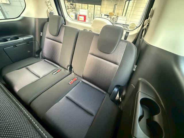 セレナ ハイウェイスター　禁煙車　両側電動スライドドア　純正ＳＤナビ　アラウンドビューモニター　プロパイロット　フルセグ　Ｂｌｕｅｔｏｏｔｈ　スマートミラー　ＥＴＣ　衝突軽減　スマートキー　セーフティパックＢ　電子パーキング（17枚目）