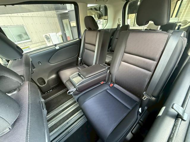 セレナ ハイウェイスター　禁煙車　両側電動スライドドア　純正ＳＤナビ　アラウンドビューモニター　プロパイロット　フルセグ　Ｂｌｕｅｔｏｏｔｈ　スマートミラー　ＥＴＣ　衝突軽減　スマートキー　セーフティパックＢ　電子パーキング（18枚目）