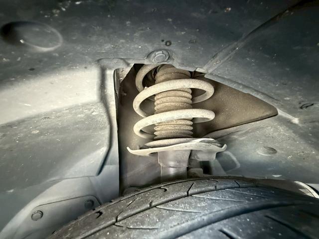 セレナ ハイウェイスター　禁煙車　両側電動スライドドア　純正ＳＤナビ　アラウンドビューモニター　プロパイロット　フルセグ　Ｂｌｕｅｔｏｏｔｈ　スマートミラー　ＥＴＣ　衝突軽減　スマートキー　セーフティパックＢ　電子パーキング（21枚目）