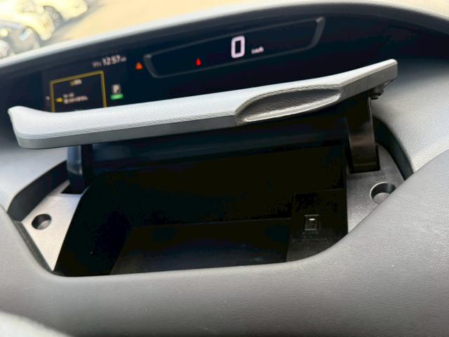 セレナ ハイウェイスター　禁煙車　両側電動スライドドア　純正ＳＤナビ　アラウンドビューモニター　プロパイロット　フルセグ　Ｂｌｕｅｔｏｏｔｈ　スマートミラー　ＥＴＣ　衝突軽減　スマートキー　セーフティパックＢ　電子パーキング（42枚目）