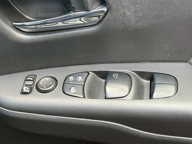 セレナ ハイウェイスター　禁煙車　両側電動スライドドア　純正ＳＤナビ　アラウンドビューモニター　プロパイロット　フルセグ　Ｂｌｕｅｔｏｏｔｈ　スマートミラー　ＥＴＣ　衝突軽減　スマートキー　セーフティパックＢ　電子パーキング（43枚目）