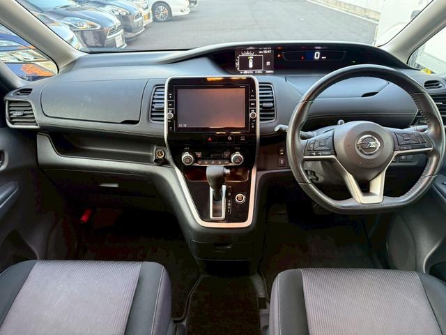 セレナ ハイウェイスター　禁煙車　後席モニター　電動スライドドア　純正９型ナビ　アラウンドビューモニター　ＥＴＣ　Ｂｌｕｅｔｏｏｔｈ　フルセグ　衝突軽減システム　リアオートエアコン　クルーズコントロール　スマートキー（2枚目）