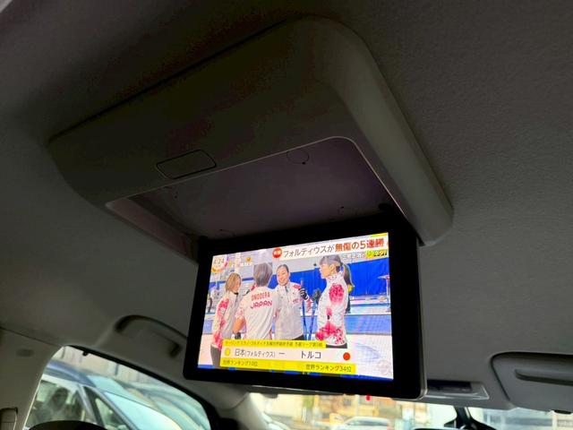 セレナ ハイウェイスター　禁煙車　後席モニター　電動スライドドア　純正９型ナビ　アラウンドビューモニター　ＥＴＣ　Ｂｌｕｅｔｏｏｔｈ　フルセグ　衝突軽減システム　リアオートエアコン　クルーズコントロール　スマートキー（3枚目）