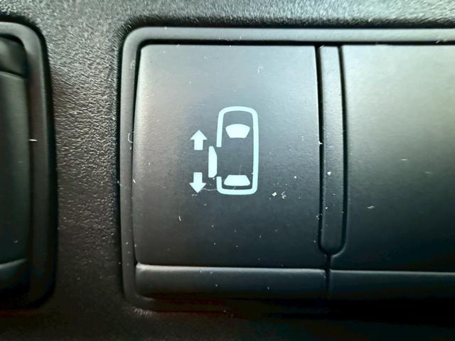 セレナ ハイウェイスター　禁煙車　後席モニター　電動スライドドア　純正９型ナビ　アラウンドビューモニター　ＥＴＣ　Ｂｌｕｅｔｏｏｔｈ　フルセグ　衝突軽減システム　リアオートエアコン　クルーズコントロール　スマートキー（4枚目）