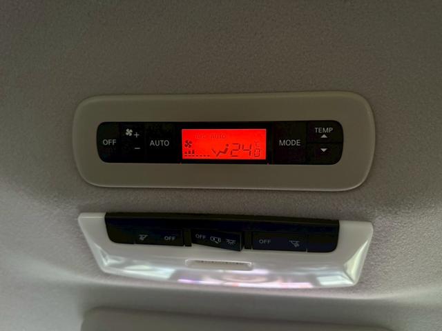 セレナ ハイウェイスター　禁煙車　後席モニター　電動スライドドア　純正９型ナビ　アラウンドビューモニター　ＥＴＣ　Ｂｌｕｅｔｏｏｔｈ　フルセグ　衝突軽減システム　リアオートエアコン　クルーズコントロール　スマートキー（8枚目）