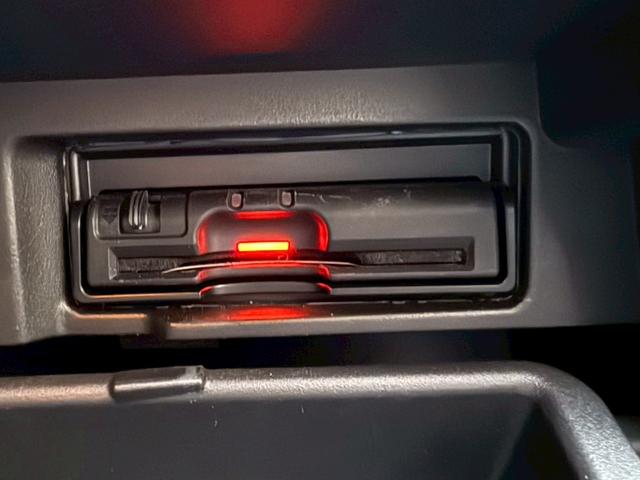 セレナ ハイウェイスター　禁煙車　後席モニター　電動スライドドア　純正９型ナビ　アラウンドビューモニター　ＥＴＣ　Ｂｌｕｅｔｏｏｔｈ　フルセグ　衝突軽減システム　リアオートエアコン　クルーズコントロール　スマートキー（11枚目）