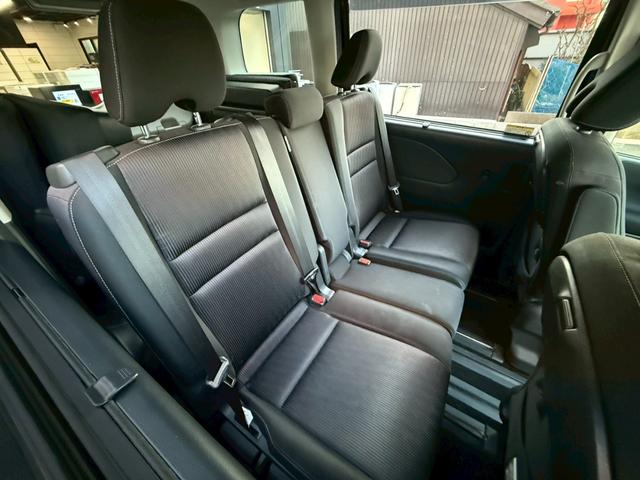 セレナ ハイウェイスター　禁煙車　後席モニター　電動スライドドア　純正９型ナビ　アラウンドビューモニター　ＥＴＣ　Ｂｌｕｅｔｏｏｔｈ　フルセグ　衝突軽減システム　リアオートエアコン　クルーズコントロール　スマートキー（13枚目）