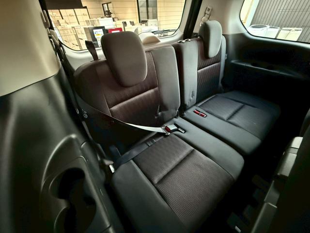 セレナ ハイウェイスター　禁煙車　後席モニター　電動スライドドア　純正９型ナビ　アラウンドビューモニター　ＥＴＣ　Ｂｌｕｅｔｏｏｔｈ　フルセグ　衝突軽減システム　リアオートエアコン　クルーズコントロール　スマートキー（14枚目）