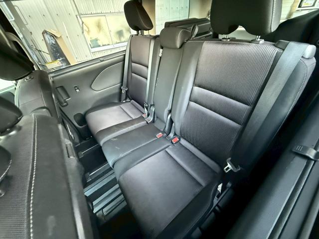 セレナ ハイウェイスター　禁煙車　後席モニター　電動スライドドア　純正９型ナビ　アラウンドビューモニター　ＥＴＣ　Ｂｌｕｅｔｏｏｔｈ　フルセグ　衝突軽減システム　リアオートエアコン　クルーズコントロール　スマートキー（18枚目）