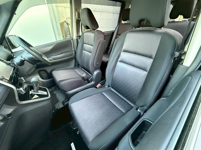 セレナ ハイウェイスター　禁煙車　後席モニター　電動スライドドア　純正９型ナビ　アラウンドビューモニター　ＥＴＣ　Ｂｌｕｅｔｏｏｔｈ　フルセグ　衝突軽減システム　リアオートエアコン　クルーズコントロール　スマートキー（19枚目）