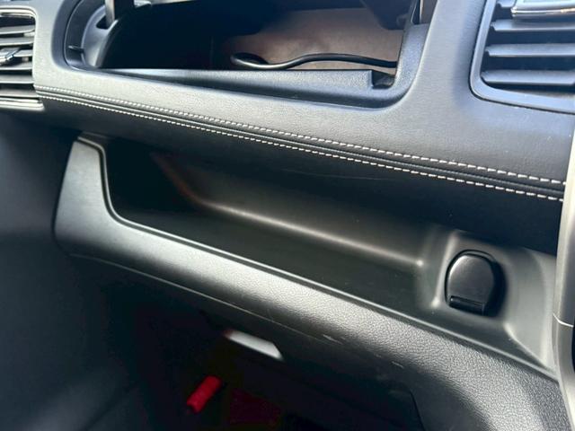 セレナ ハイウェイスター　禁煙車　後席モニター　電動スライドドア　純正９型ナビ　アラウンドビューモニター　ＥＴＣ　Ｂｌｕｅｔｏｏｔｈ　フルセグ　衝突軽減システム　リアオートエアコン　クルーズコントロール　スマートキー（56枚目）