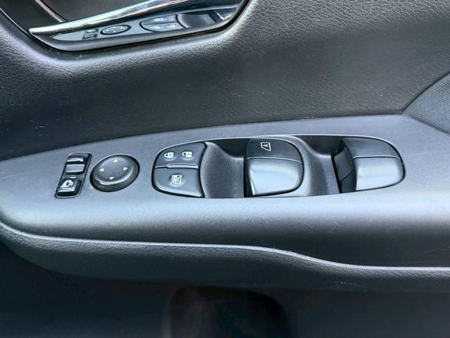 セレナ ハイウェイスター　禁煙車　後席モニター　電動スライドドア　純正９型ナビ　アラウンドビューモニター　ＥＴＣ　Ｂｌｕｅｔｏｏｔｈ　フルセグ　衝突軽減システム　リアオートエアコン　クルーズコントロール　スマートキー（58枚目）