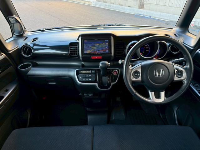 N-BOXカスタム G・ターボパッケージ 禁煙車 両側電動スライドドア フルセグ Bluetooth ETC HIDヘッドライト パドルシフト フォグ スマートキー プッシュスタート オートエアコン オートライト チップアップシート(2枚目)