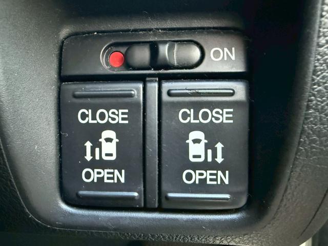 N-BOXカスタム G・ターボパッケージ 禁煙車 両側電動スライドドア フルセグ Bluetooth ETC HIDヘッドライト パドルシフト フォグ スマートキー プッシュスタート オートエアコン オートライト チップアップシート(3枚目)