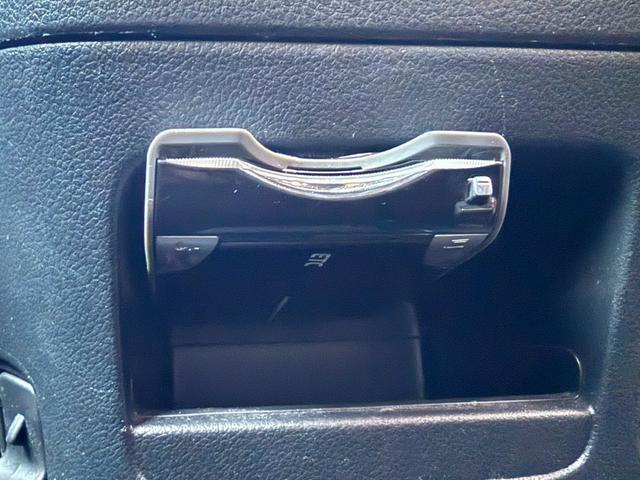 N-BOXカスタム G・ターボパッケージ 禁煙車 両側電動スライドドア フルセグ Bluetooth ETC HIDヘッドライト パドルシフト フォグ スマートキー プッシュスタート オートエアコン オートライト チップアップシート(9枚目)