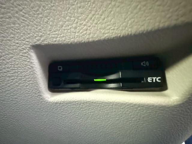 シエンタ ハイブリッドＧ　禁煙車　両側電動スライドドア　純正ＳＤナビ　バックモニター　Ｂｌｕｅｔｏｏｔｈ　フルセグ　前後ドライブレコーダー　ビルトインＥＴＣ　衝突軽減システム　スマートキー　プッシュスタート　オートエアコン（9枚目）