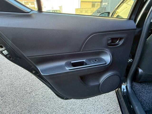 アクア Ｓ　中期モデル　禁煙車　スマートキー　ＬＥＤヘッドライト　ＳＤナビ　バックモニター　ＥＴＣ　Ｂｌｕｅｔｏｏｔｈ　フルセグ　ミュージックサーバー　プッシュスタート　ステアリングスイッチ　オートエアコン（59枚目）