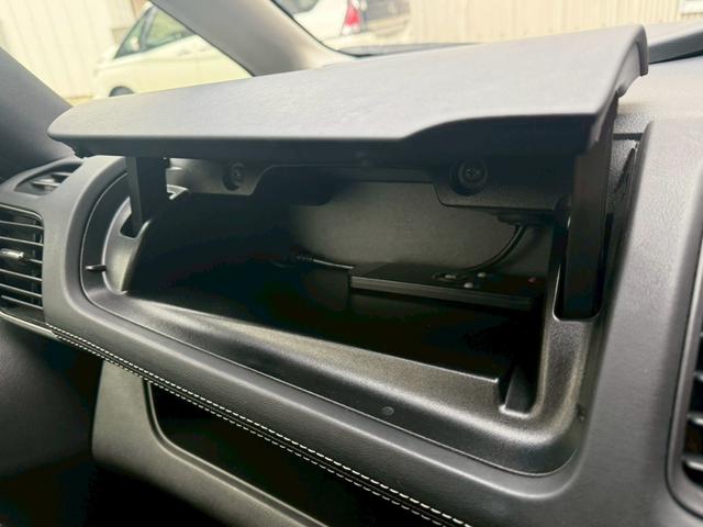 セレナ ハイウェイスター　禁煙車　後席モニター　両側電動スライドドア　純正９型ナビ　ＬＥＤヘッドライト　アラウンドビューモニター　リアオートエアコン　フルセグ　Ｂｌｕｅｔｏｏｔｈ　ＥＴＣ　衝突軽減システム　スマートキー（50枚目）