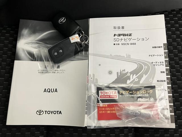 アクア クロスオーバー　メディアプレイヤー接続　イモビライザー　ナビＴＶ　エアコン　１オ－ナ－　ＥＳＣ　アルミホイール　キーフリー　ワンセグ　ＥＴＣ　パワーステアリング　パワーウィンドウ　メモリーナビ　ＡＢＳ　スマ－トキ－（18枚目）