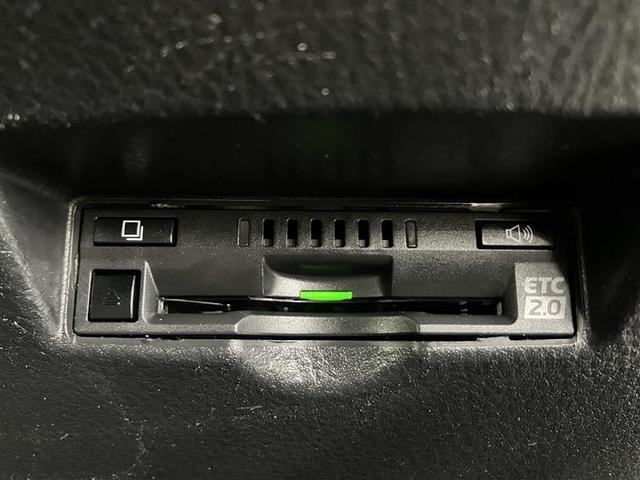 Ｃ－ＨＲ Ｇ　ＬＥＤエディション　プリクラッシュセーフティー　横滑り防止機能　Ｂカメ　地デジ　ＬＥＤヘッドライト　盗難防止装置　ＡＡＣ　スマートキー　ＤＶＤ再生可　デュアルエアバッグ　ワンオーナー　キーフリー　ＡＢＳ　メモリナビ（8枚目）