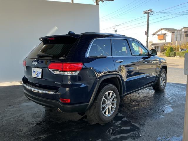 ジープ・グランドチェロキー リミテッド　８ＡＴ　４ＷＤ　マイナーチェンジ＆エアサスモデル・オプションカラー・ＥＴＣ・フロントベンチレーション・ステアリングヒーター・ＤＴＶチューナー・パワーテールゲート・バックカメラ・クルーズコントロール（3枚目）