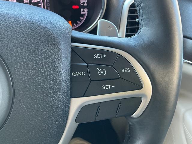 ジープ・グランドチェロキー リミテッド　８ＡＴ　４ＷＤ　マイナーチェンジ＆エアサスモデル・オプションカラー・ＥＴＣ・フロントベンチレーション・ステアリングヒーター・ＤＴＶチューナー・パワーテールゲート・バックカメラ・クルーズコントロール（22枚目）