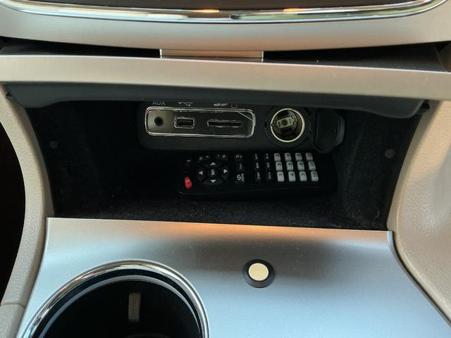 ジープ・グランドチェロキー リミテッド　８ＡＴ　４ＷＤ　マイナーチェンジ＆エアサスモデル・オプションカラー・ＥＴＣ・フロントベンチレーション・ステアリングヒーター・ＤＴＶチューナー・パワーテールゲート・バックカメラ・クルーズコントロール（29枚目）