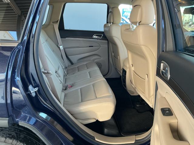 ジープ・グランドチェロキー リミテッド　８ＡＴ　４ＷＤ　マイナーチェンジ＆エアサスモデル・オプションカラー・ＥＴＣ・フロントベンチレーション・ステアリングヒーター・ＤＴＶチューナー・パワーテールゲート・バックカメラ・クルーズコントロール（30枚目）