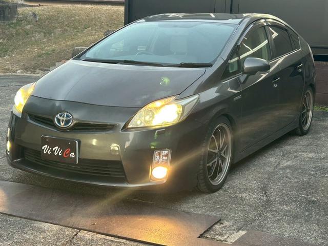 プリウス S LEDエディション 禁煙車・ユーザー買取・ナビ・バックカメラ・Bluetooth・ETC・白シート・ステアリングリモコン・プッシュスタート・社外アルミ18インチ・ダウンサス(12枚目)