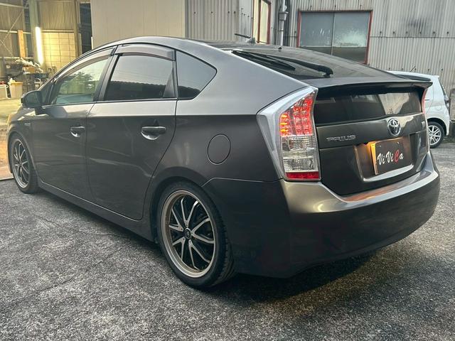 プリウス S LEDエディション 禁煙車・ユーザー買取・ナビ・バックカメラ・Bluetooth・ETC・白シート・ステアリングリモコン・プッシュスタート・社外アルミ18インチ・ダウンサス(15枚目)