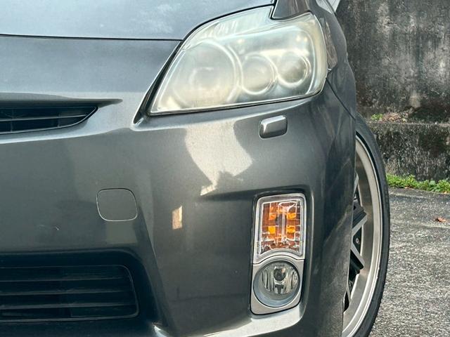 プリウス S LEDエディション 禁煙車・ユーザー買取・ナビ・バックカメラ・Bluetooth・ETC・白シート・ステアリングリモコン・プッシュスタート・社外アルミ18インチ・ダウンサス(16枚目)