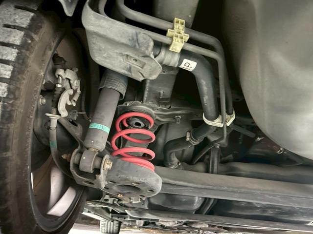 プリウス S LEDエディション 禁煙車・ユーザー買取・ナビ・バックカメラ・Bluetooth・ETC・白シート・ステアリングリモコン・プッシュスタート・社外アルミ18インチ・ダウンサス(18枚目)