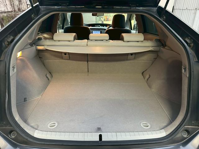 プリウス S LEDエディション 禁煙車・ユーザー買取・ナビ・バックカメラ・Bluetooth・ETC・白シート・ステアリングリモコン・プッシュスタート・社外アルミ18インチ・ダウンサス(21枚目)