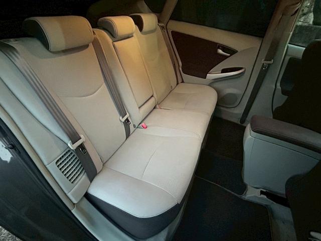 プリウス S LEDエディション 禁煙車・ユーザー買取・ナビ・バックカメラ・Bluetooth・ETC・白シート・ステアリングリモコン・プッシュスタート・社外アルミ18インチ・ダウンサス(23枚目)