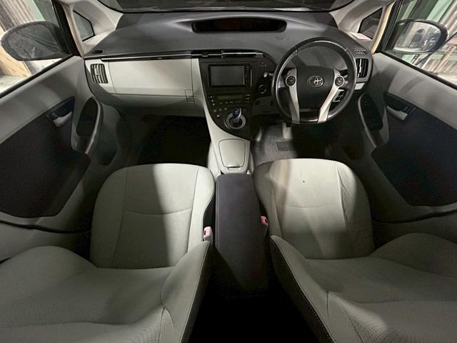 プリウス S LEDエディション 禁煙車・ユーザー買取・ナビ・バックカメラ・Bluetooth・ETC・白シート・ステアリングリモコン・プッシュスタート・社外アルミ18インチ・ダウンサス(26枚目)