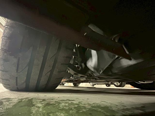 プリウス S LEDエディション 禁煙車・ユーザー買取・ナビ・バックカメラ・Bluetooth・ETC・白シート・ステアリングリモコン・プッシュスタート・社外アルミ18インチ・ダウンサス(27枚目)