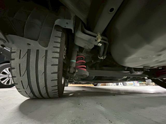 プリウス S LEDエディション 禁煙車・ユーザー買取・ナビ・バックカメラ・Bluetooth・ETC・白シート・ステアリングリモコン・プッシュスタート・社外アルミ18インチ・ダウンサス(30枚目)