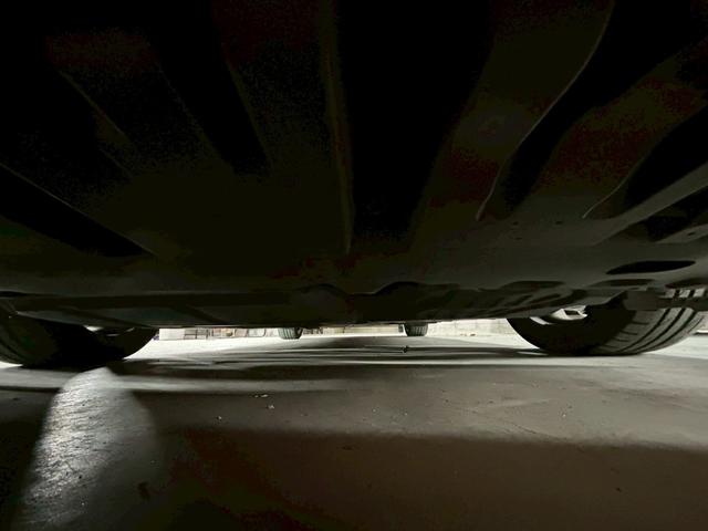 プリウス S LEDエディション 禁煙車・ユーザー買取・ナビ・バックカメラ・Bluetooth・ETC・白シート・ステアリングリモコン・プッシュスタート・社外アルミ18インチ・ダウンサス(31枚目)