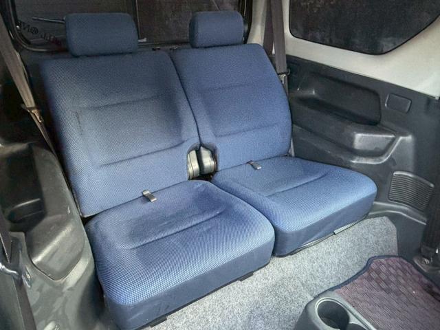 ジムニー FISフリースタイルワールドカップリミテッド 禁煙車・シートヒーター・スキッドガードバンパーアルミ縞板製・ETC・LEDヘッドライト・サイドバイザー・アルミホイール16インチ・カロッツェリアUSBオーディオ・トランスファーレバー(6枚目)