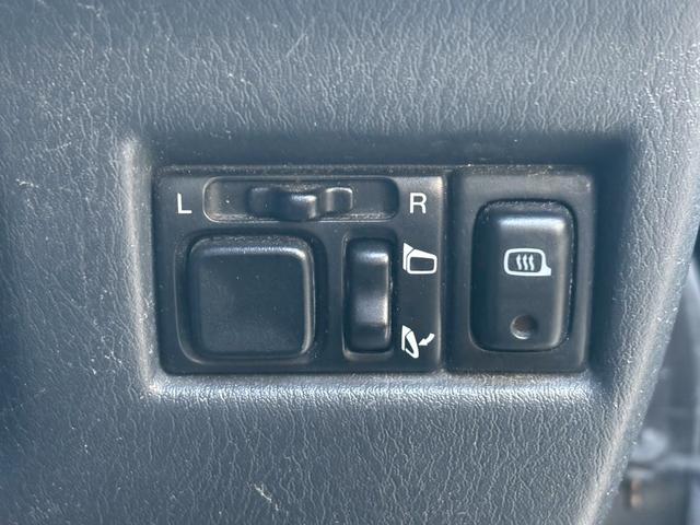 ジムニー FISフリースタイルワールドカップリミテッド 禁煙車・シートヒーター・スキッドガードバンパーアルミ縞板製・ETC・LEDヘッドライト・サイドバイザー・アルミホイール16インチ・カロッツェリアUSBオーディオ・トランスファーレバー(10枚目)