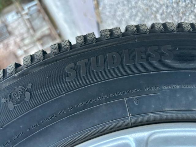 ジムニー FISフリースタイルワールドカップリミテッド 禁煙車・シートヒーター・スキッドガードバンパーアルミ縞板製・ETC・LEDヘッドライト・サイドバイザー・アルミホイール16インチ・カロッツェリアUSBオーディオ・トランスファーレバー(16枚目)