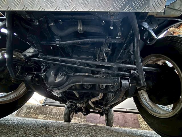 ジムニー FISフリースタイルワールドカップリミテッド 禁煙車・シートヒーター・スキッドガードバンパーアルミ縞板製・ETC・LEDヘッドライト・サイドバイザー・アルミホイール16インチ・カロッツェリアUSBオーディオ・トランスファーレバー(39枚目)