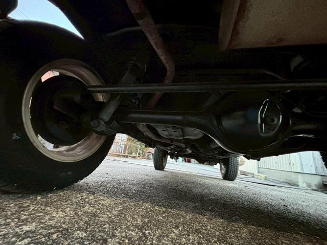 ジムニー FISフリースタイルワールドカップリミテッド 禁煙車・シートヒーター・スキッドガードバンパーアルミ縞板製・ETC・LEDヘッドライト・サイドバイザー・アルミホイール16インチ・カロッツェリアUSBオーディオ・トランスファーレバー(70枚目)